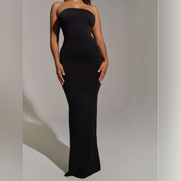 NEW NAKED WARDROBE BLACK 4 WAY STRETCH STRAPLESS FLOOR LENGTH MAXI DRESS - Picture 3 of 9